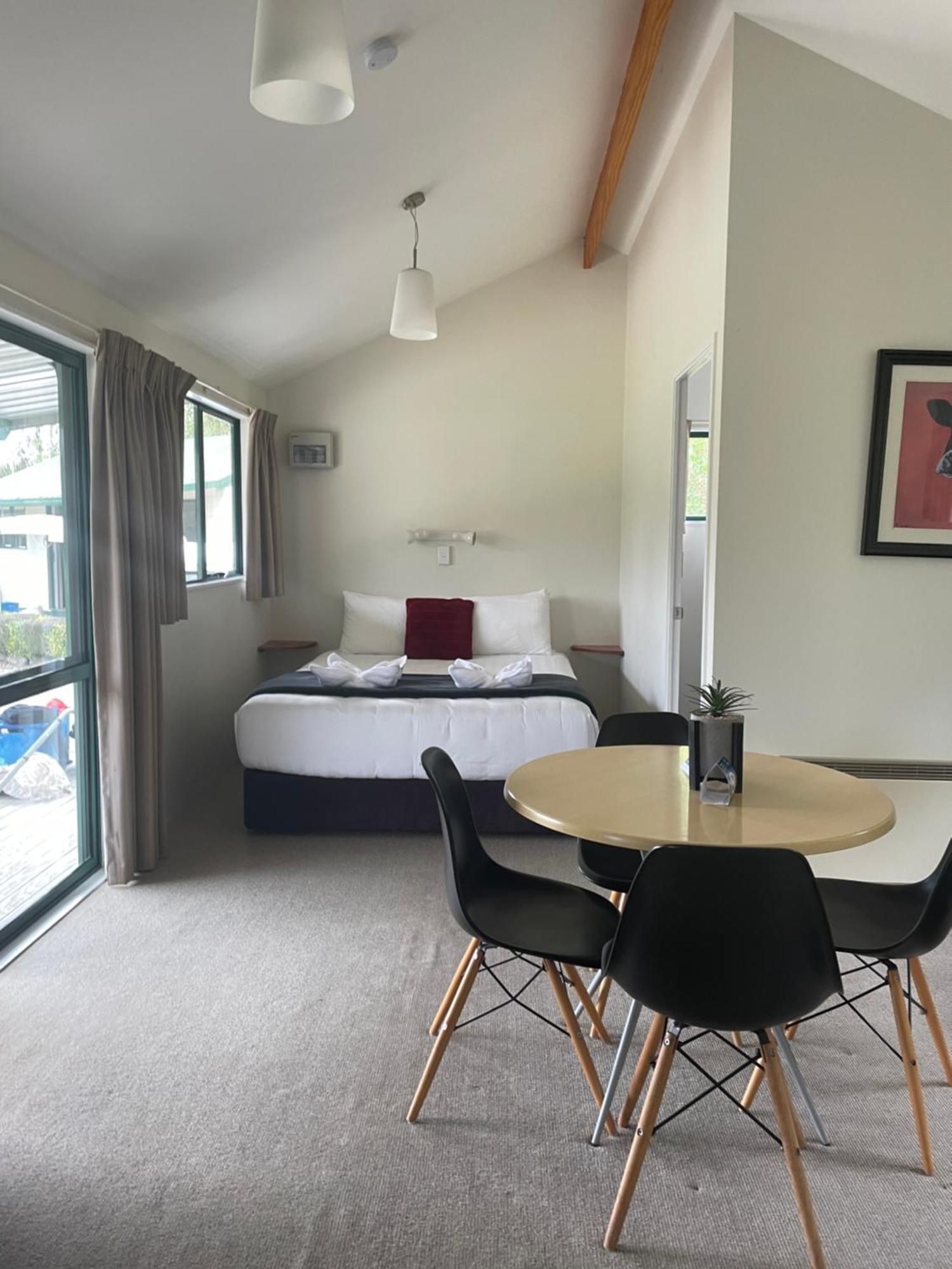 Waitomo Top 10 Holiday Park Пещеры Вайтомо Экстерьер фото