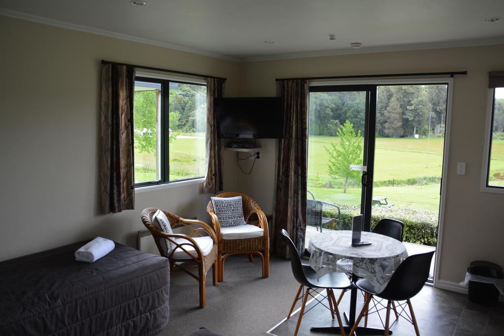 Waitomo Top 10 Holiday Park Пещеры Вайтомо Экстерьер фото