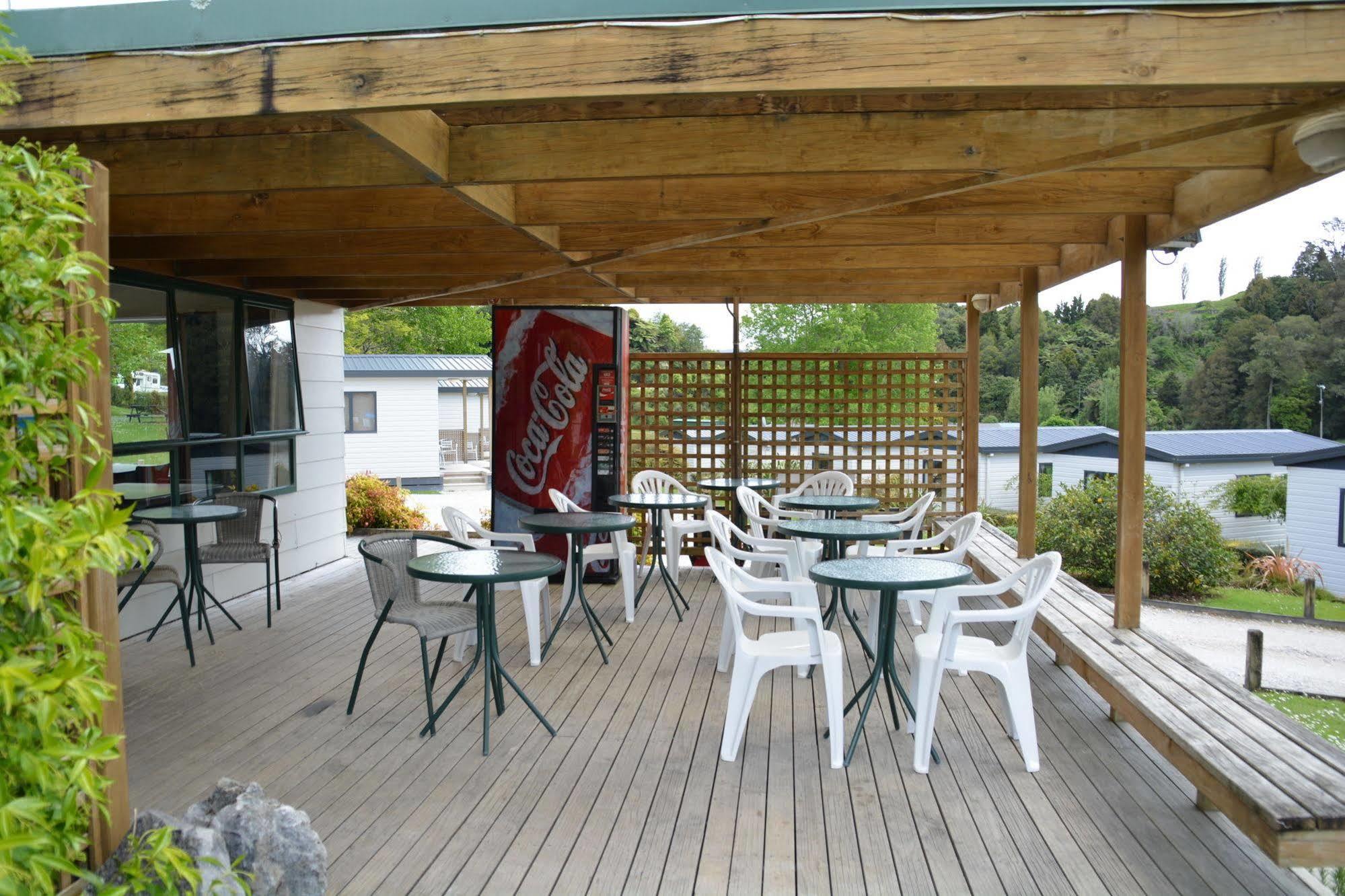 Waitomo Top 10 Holiday Park Пещеры Вайтомо Экстерьер фото
