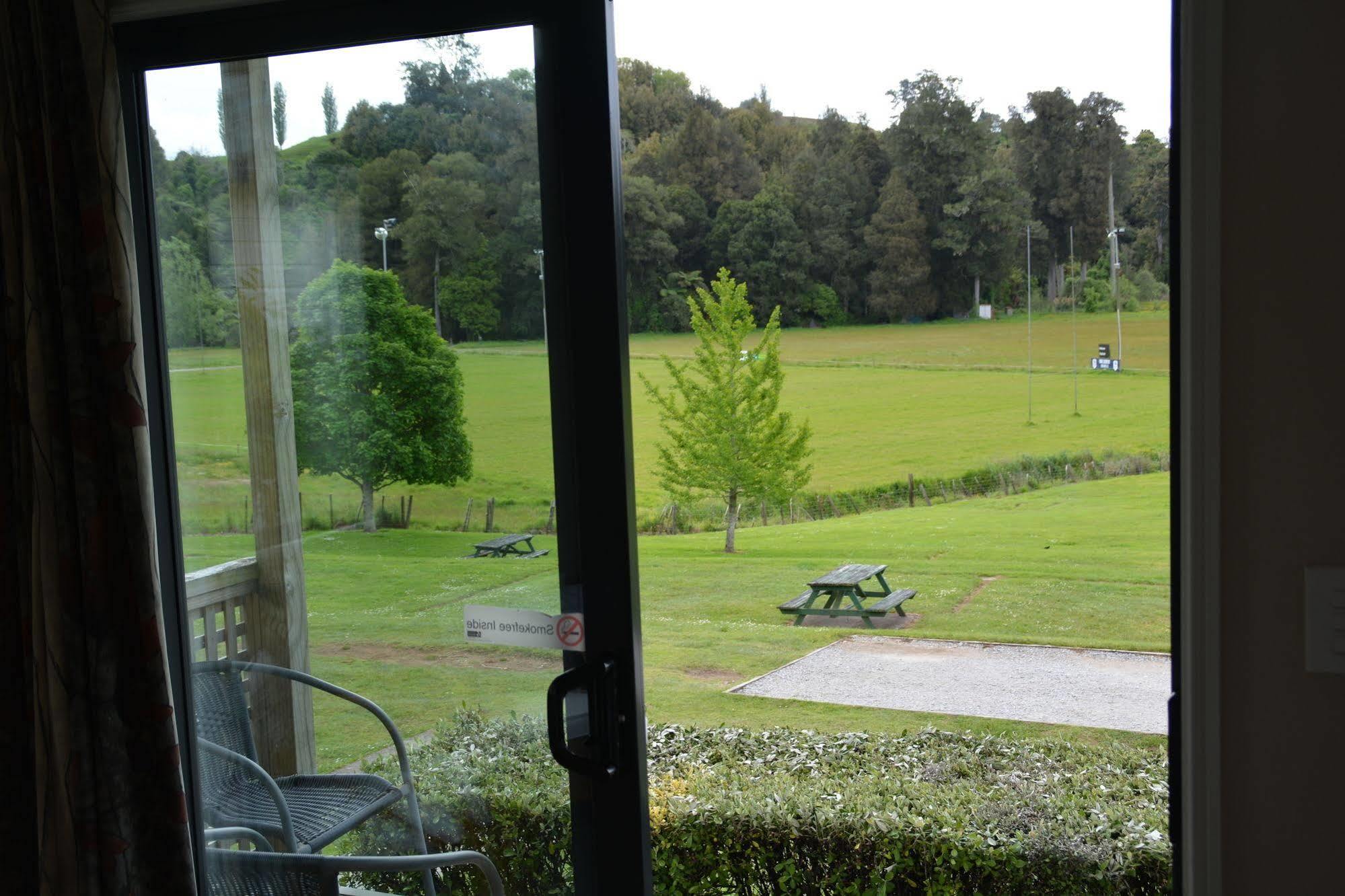 Waitomo Top 10 Holiday Park Пещеры Вайтомо Экстерьер фото