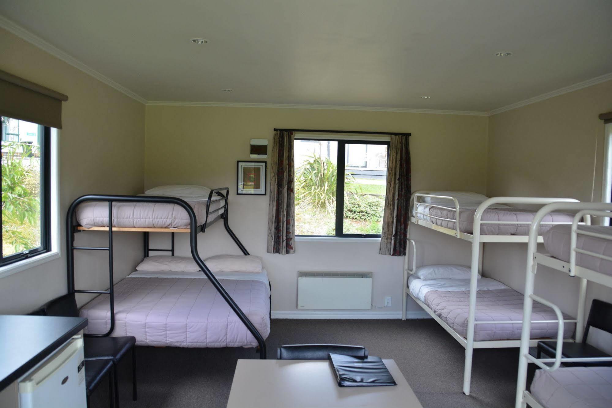 Waitomo Top 10 Holiday Park Пещеры Вайтомо Экстерьер фото