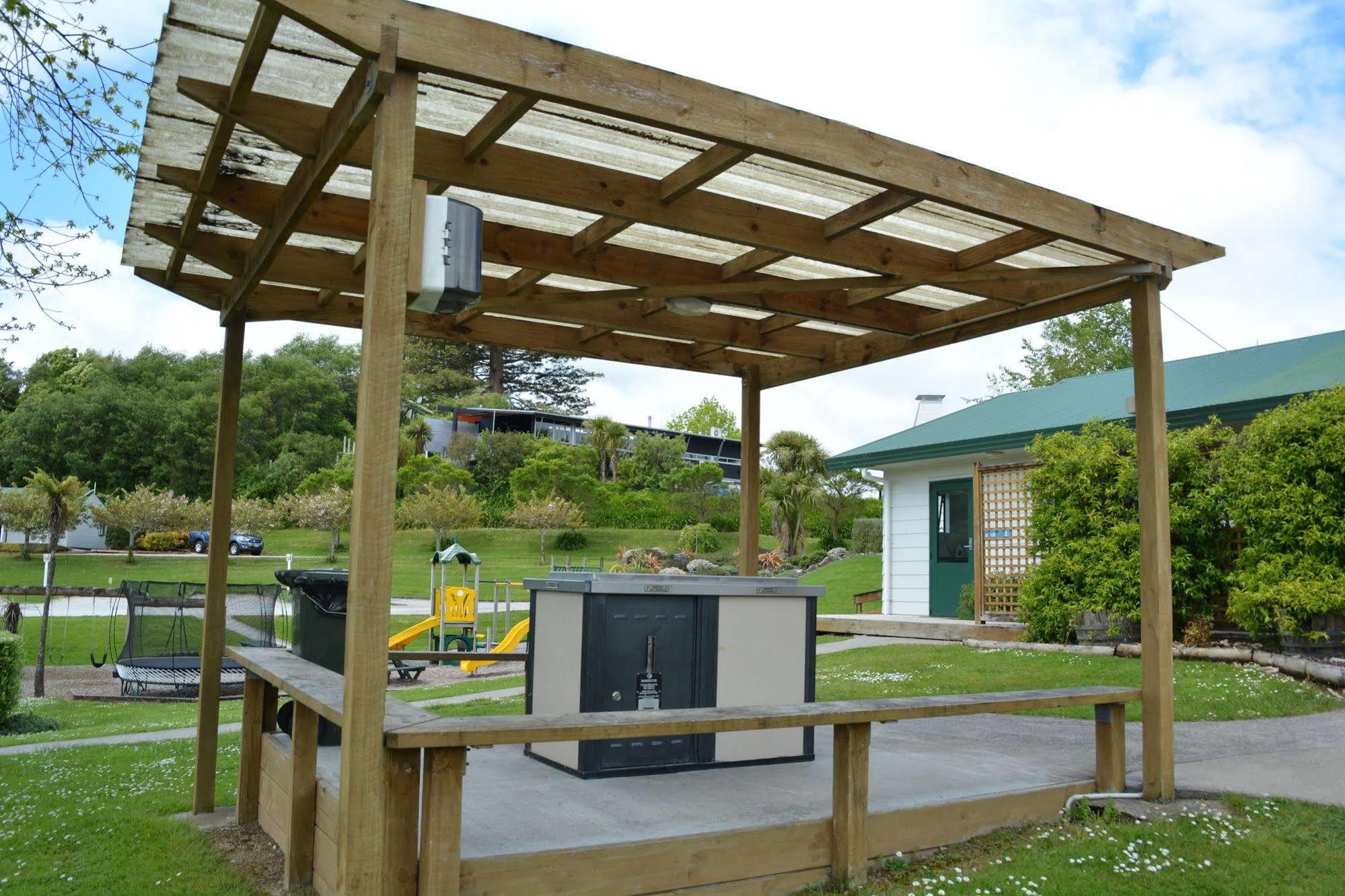 Waitomo Top 10 Holiday Park Пещеры Вайтомо Экстерьер фото